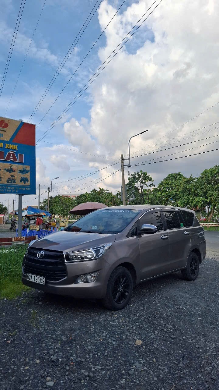 Toyota Innova 2.0E 2020