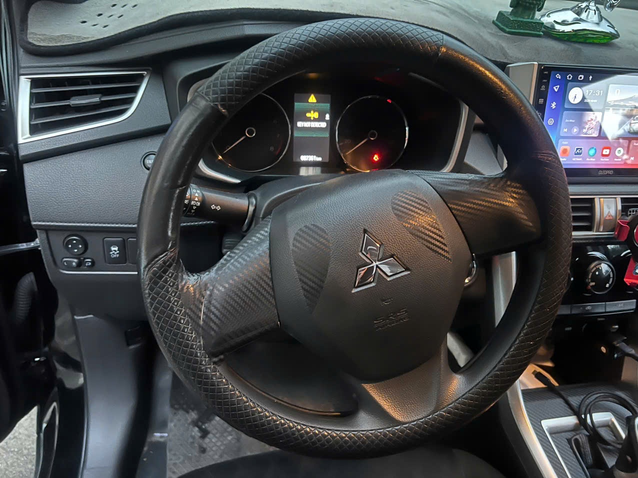 Mitsubishi Xpander 1.5 AT 2022 - Nội thất 4