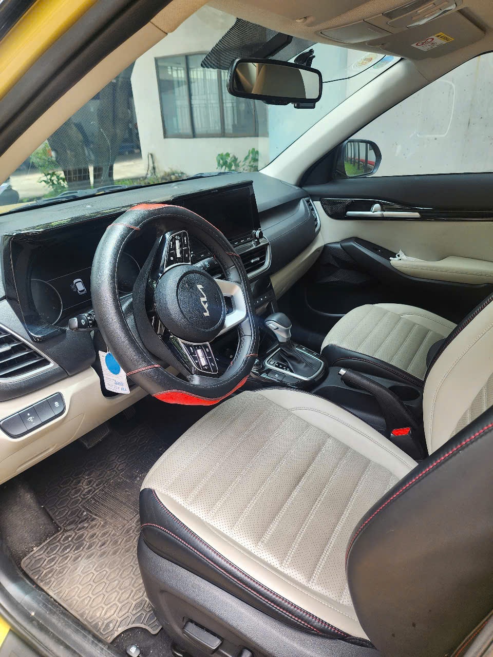 Kia Seltos Premium 1.6 AT 2022 - Nội thất 1