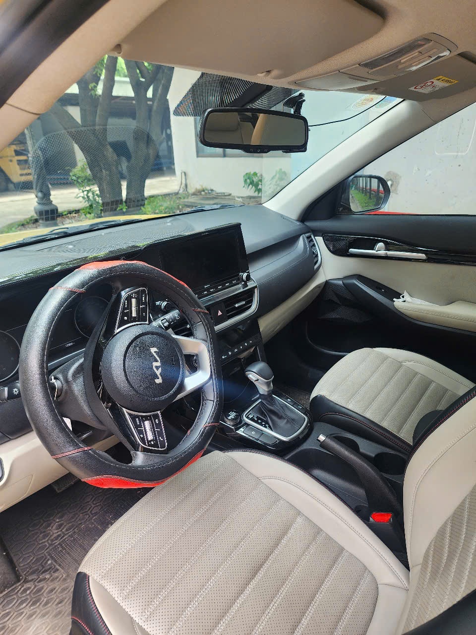 Kia Seltos Premium 1.6 AT 2022 - Nội thất 3