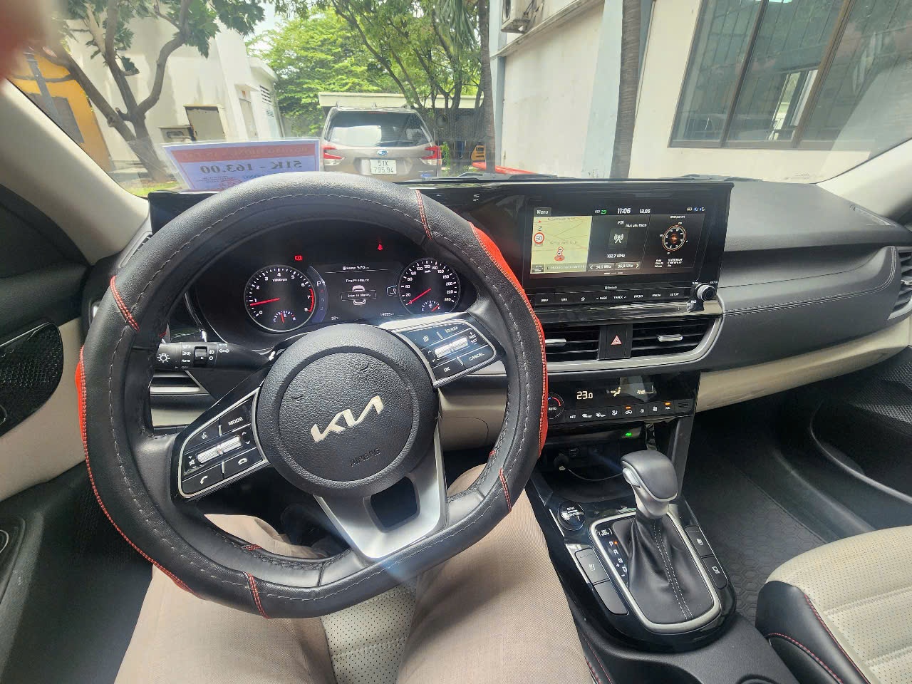 Kia Seltos Premium 1.6 AT 2022 - Nội thất 5