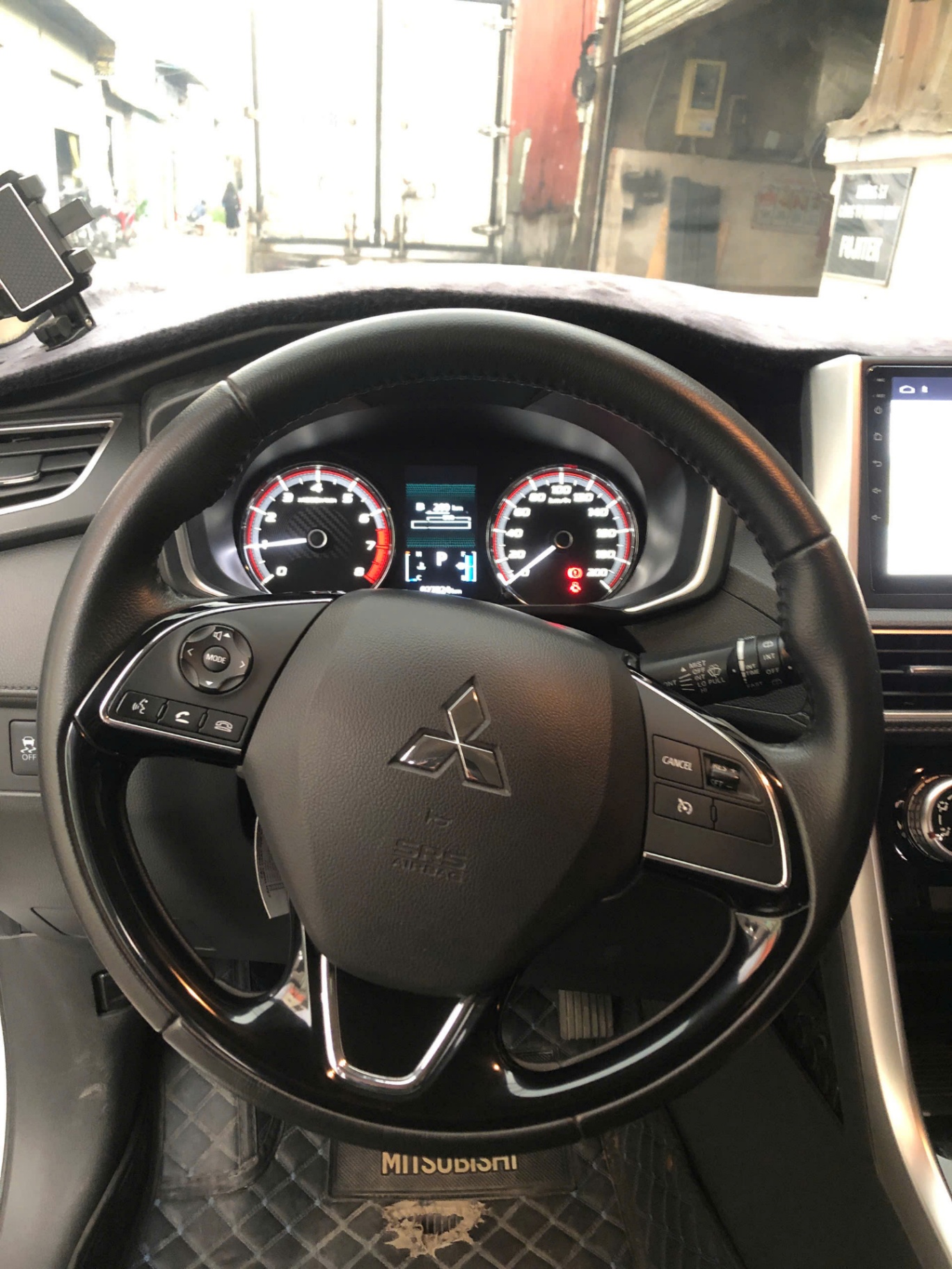 Mitsubishi Xpander 1.5 AT 2020 - Nội thất 2