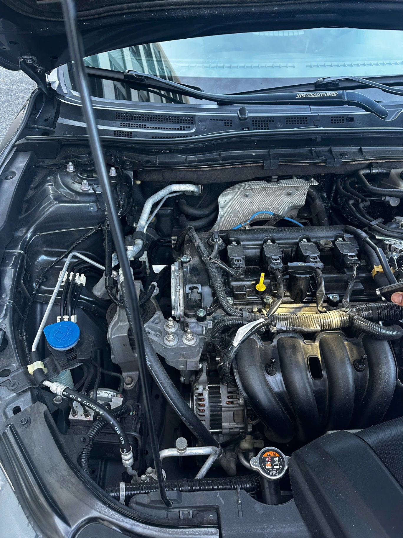Mazda 3 1.5 AT 2015 - Khoang động cơ 5