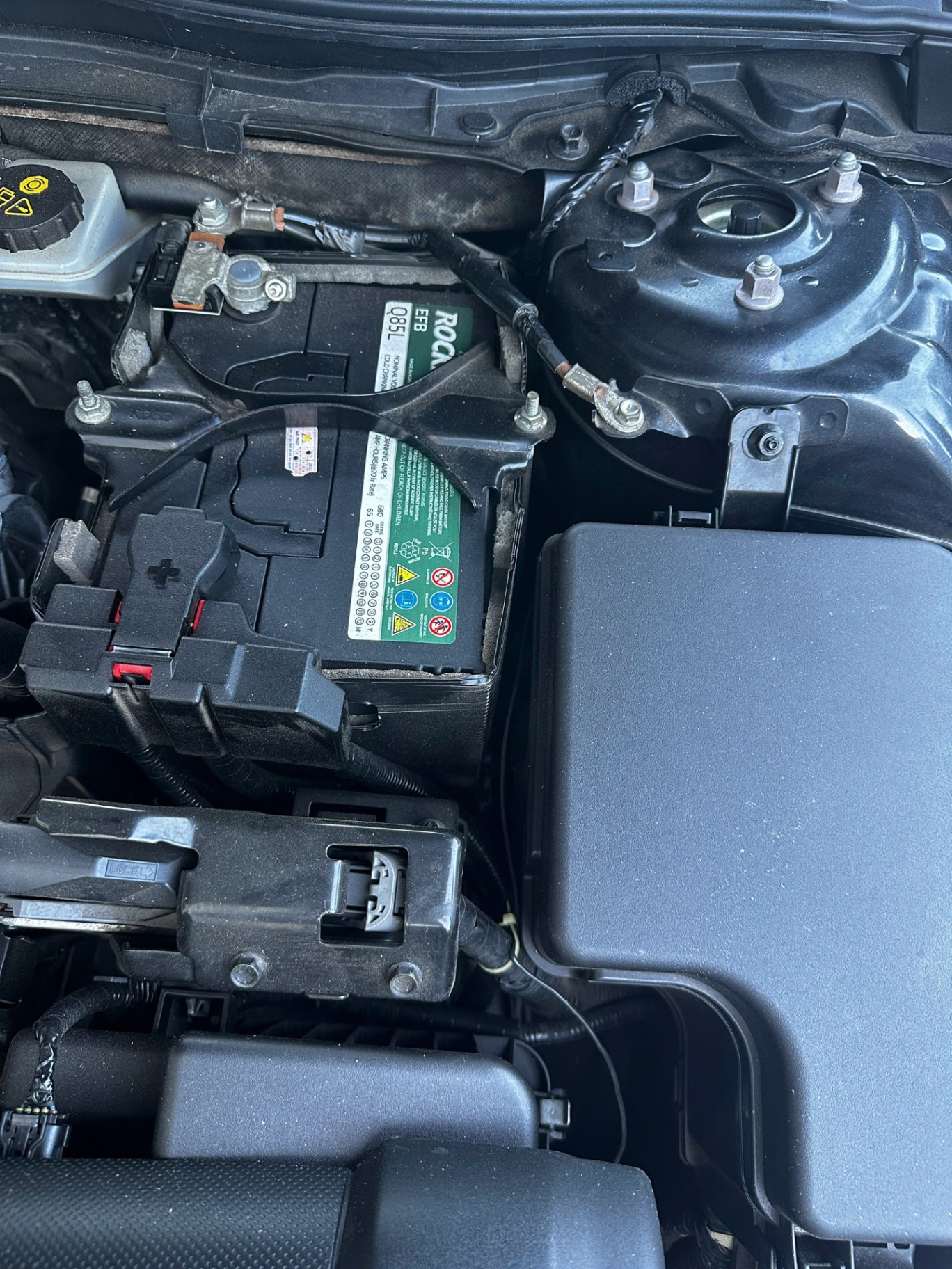 Mazda 3 1.5 AT 2015 - Khoang động cơ 4