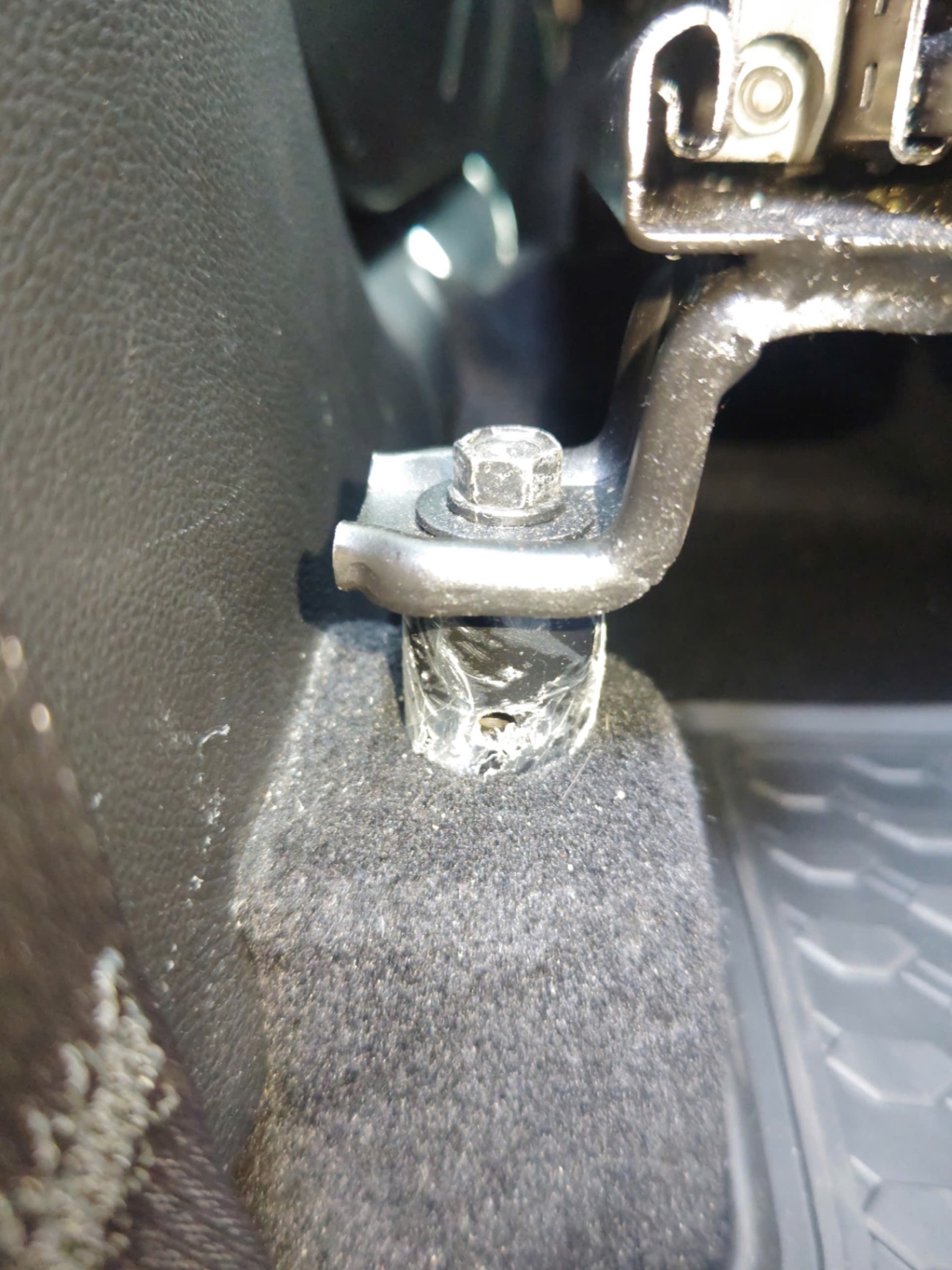Kia Sonet Premium 1.5 AT 2023 - Gầm & khung xe 1
