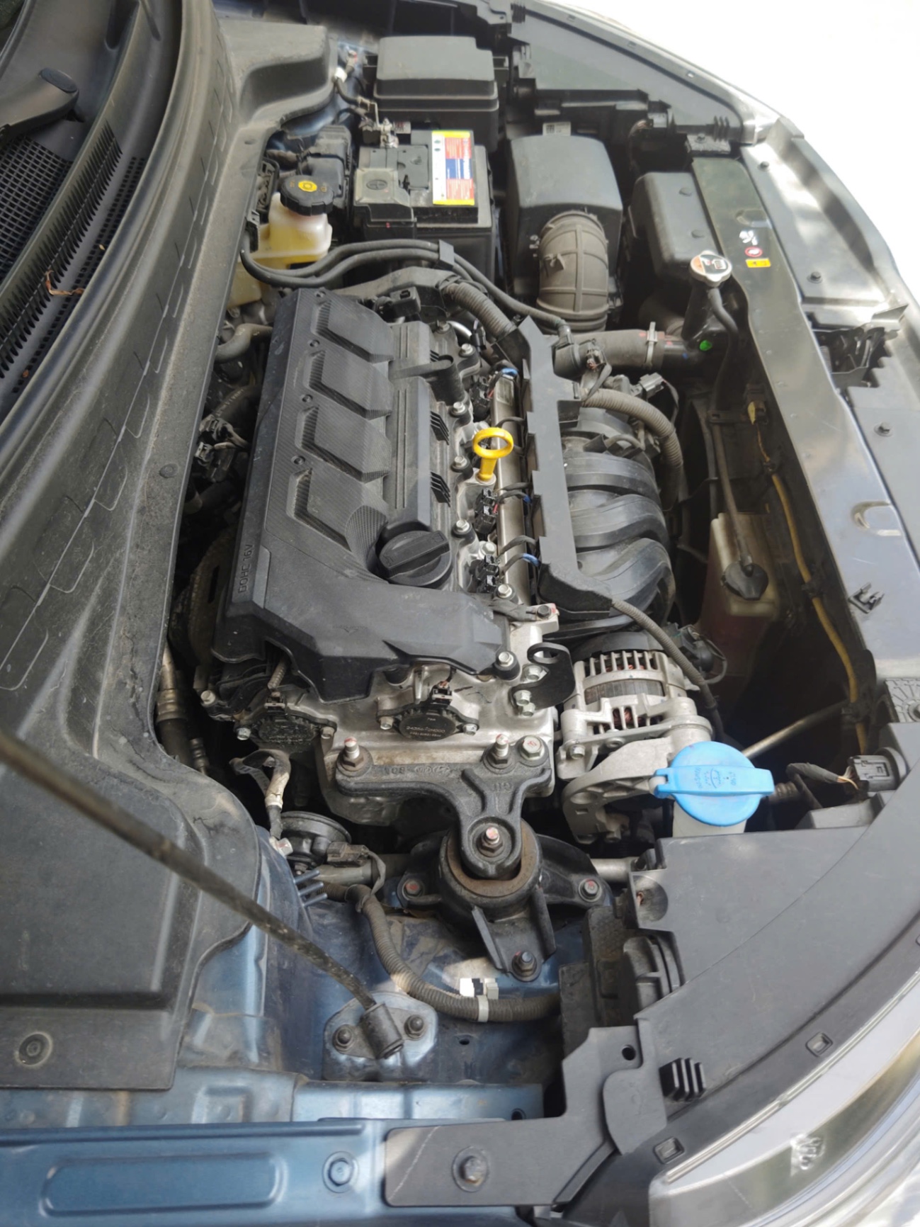 Kia Sonet Premium 1.5 AT 2023 - Khoang động cơ 2
