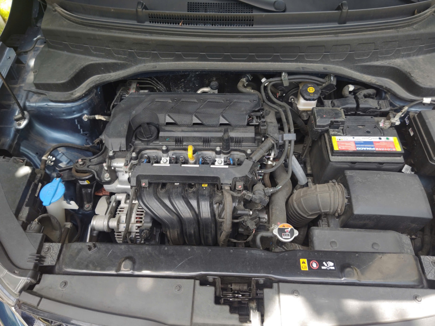 Kia Sonet Premium 1.5 AT 2023 - Khoang động cơ 4