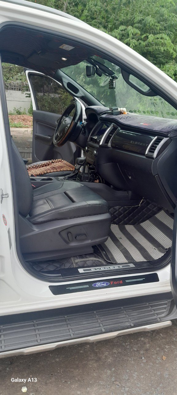 Ford Everest Titanium 2.0L 4x2 AT 2021 - Nội thất 1