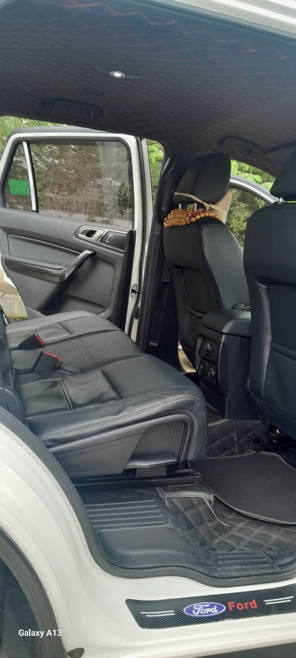 Ford Everest Titanium 2.0L 4x2 AT 2021 - Nội thất 2