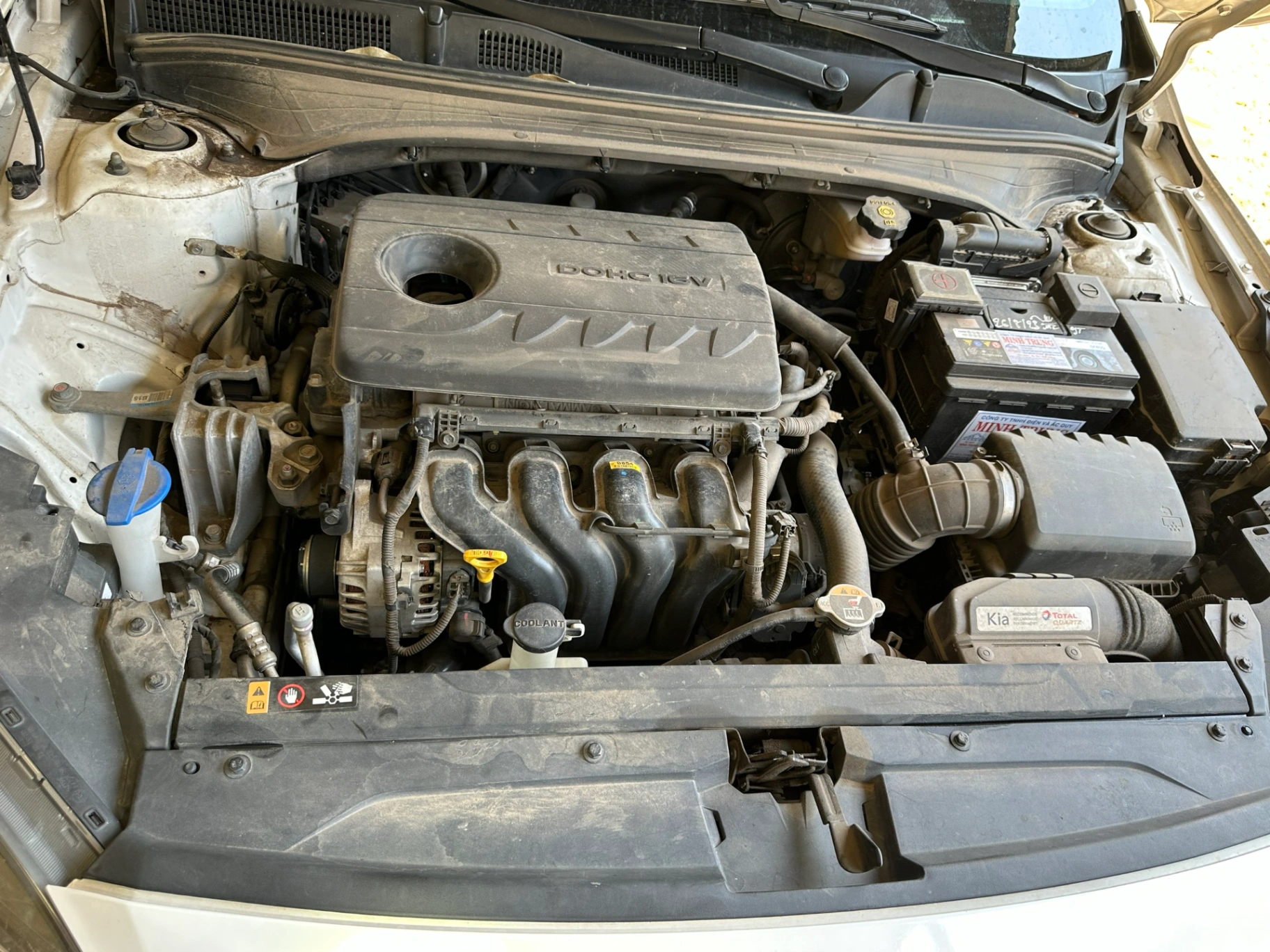 Kia K3 Luxury 1.6 AT 2022 - Khoang động cơ 1