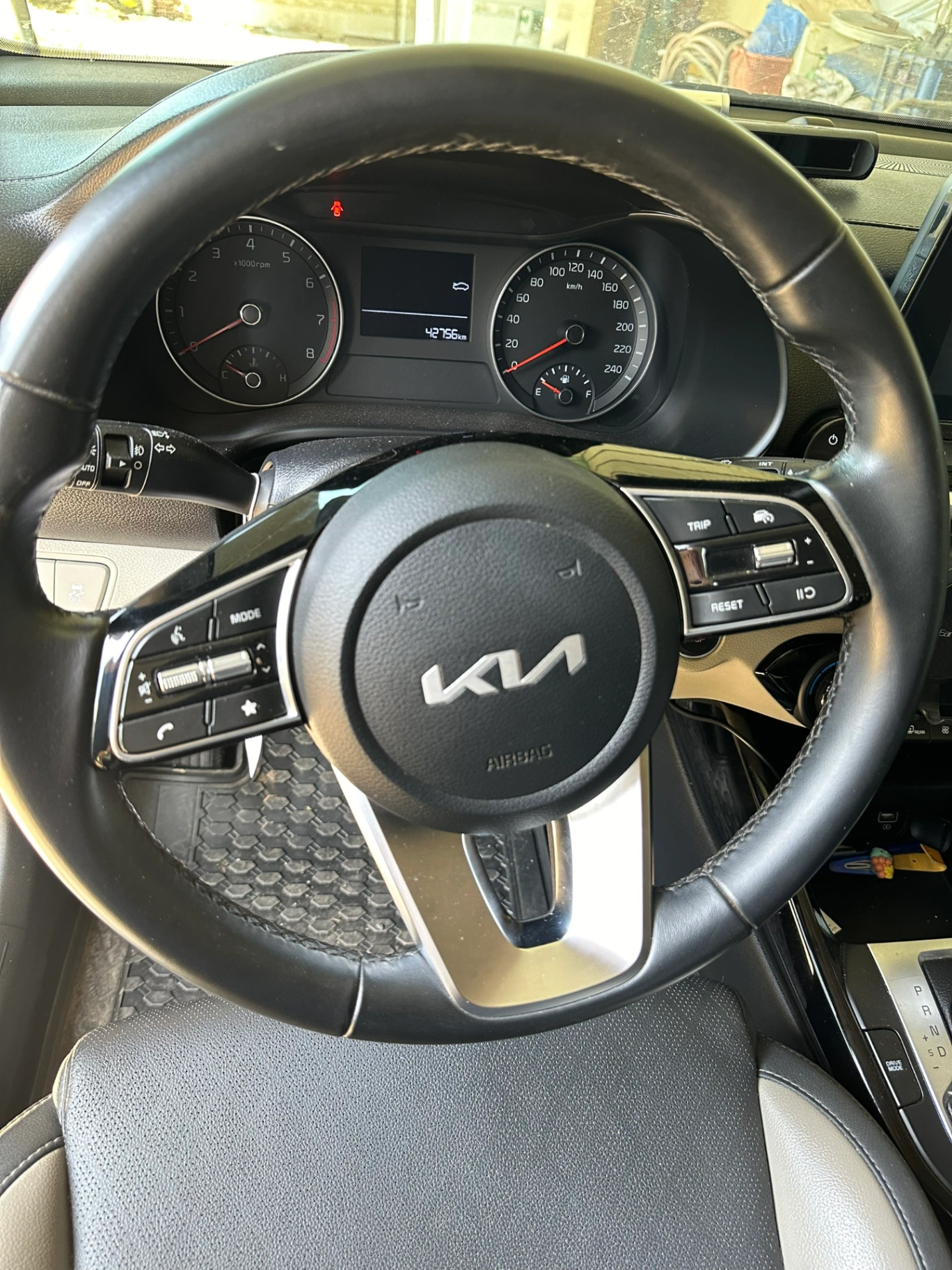 Kia K3 Luxury 1.6 AT 2022 - Nội thất 7