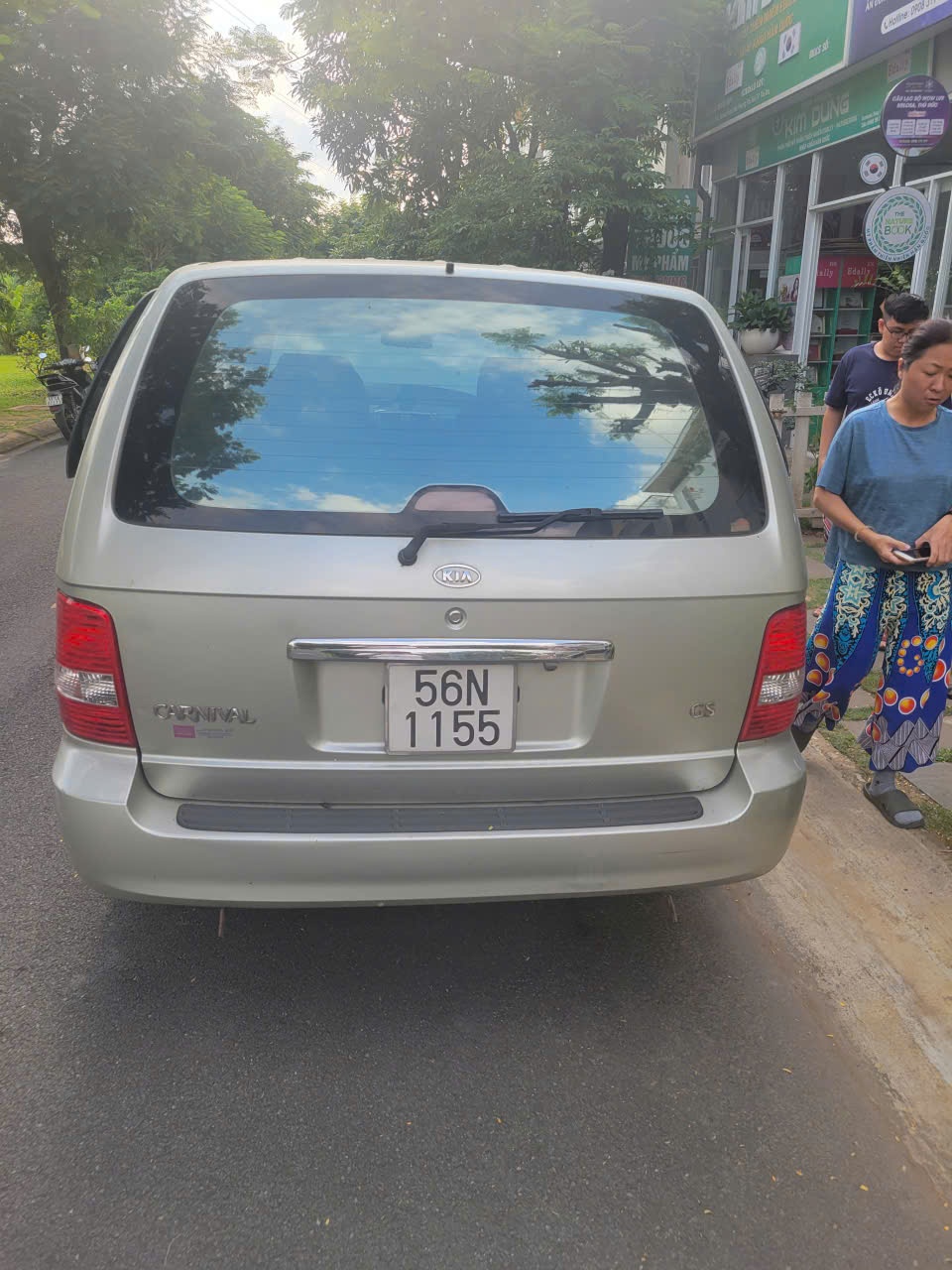 Kia Carnival GS 2.5 AT 2009 - Ngoại thất 1