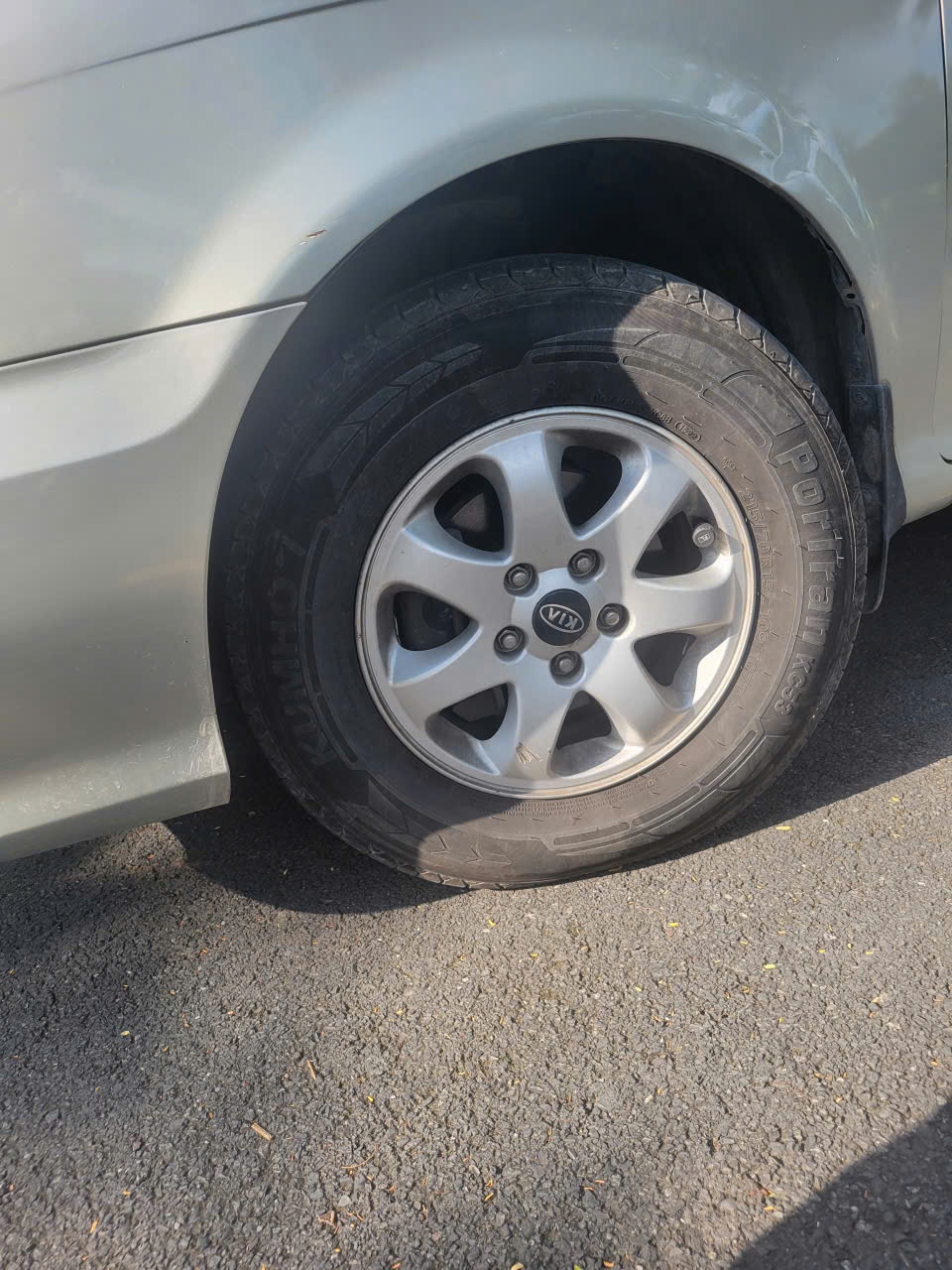 Kia Carnival GS 2.5 AT 2009