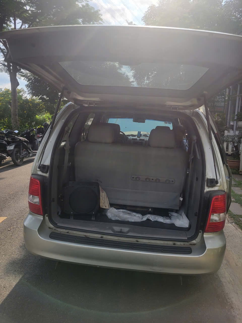 Kia Carnival GS 2.5 AT 2009 - Nội thất 7