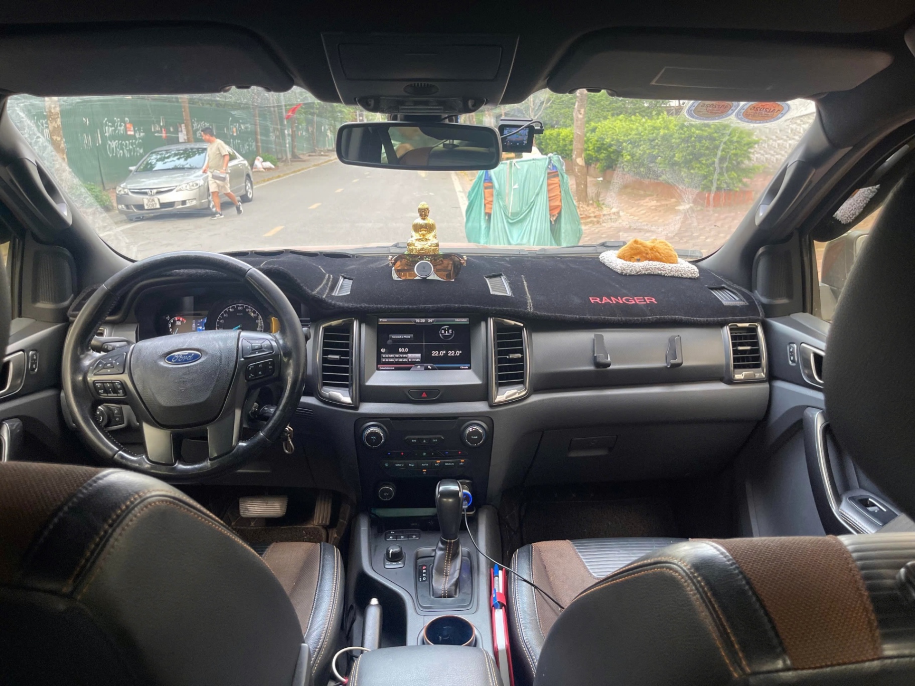 Ford Ranger Wildtrak 3.2L 4x4 AT 2015 - Nội thất 1