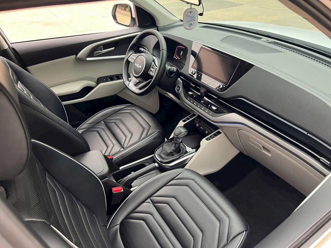 Kia Carens 1.5G Luxury 2024 - Nội thất 1