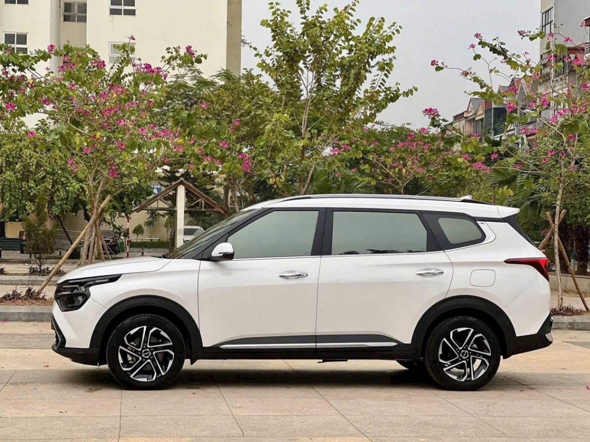 Kia Carens 1.5G Luxury 2024 - Ngoại thất 3