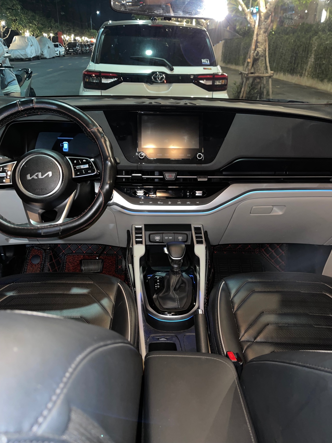 Kia Carens 1.5G Luxury 2023 - Nội thất 1