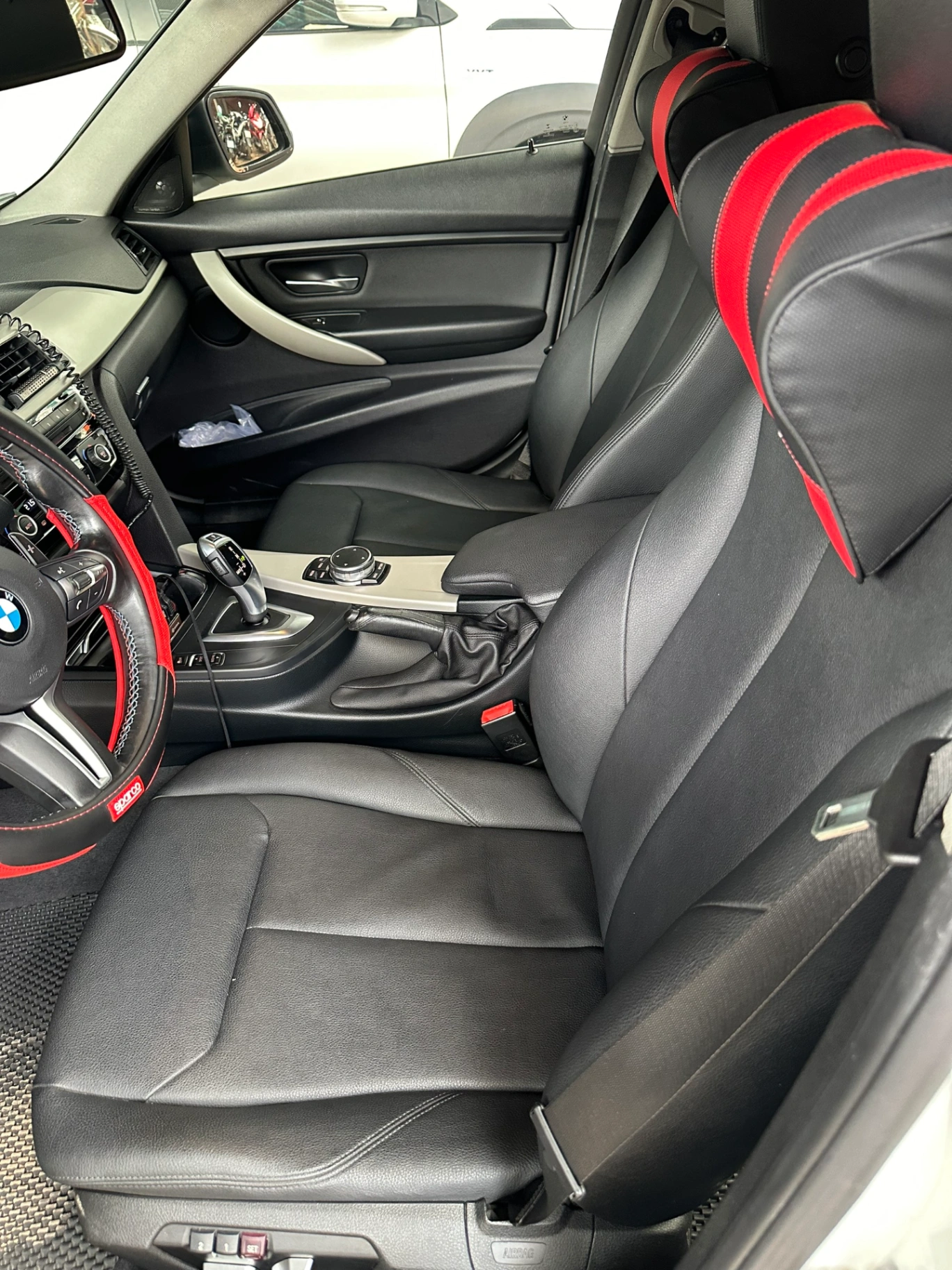 BMW 3 series 320i 2016 - Nội thất 4