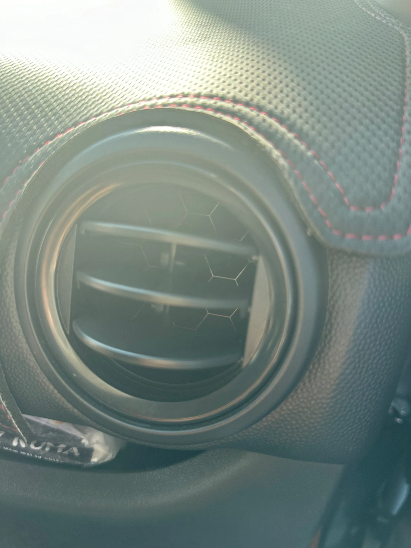 Mitsubishi Attrage 1.2 MT 2020 - Nội thất 1