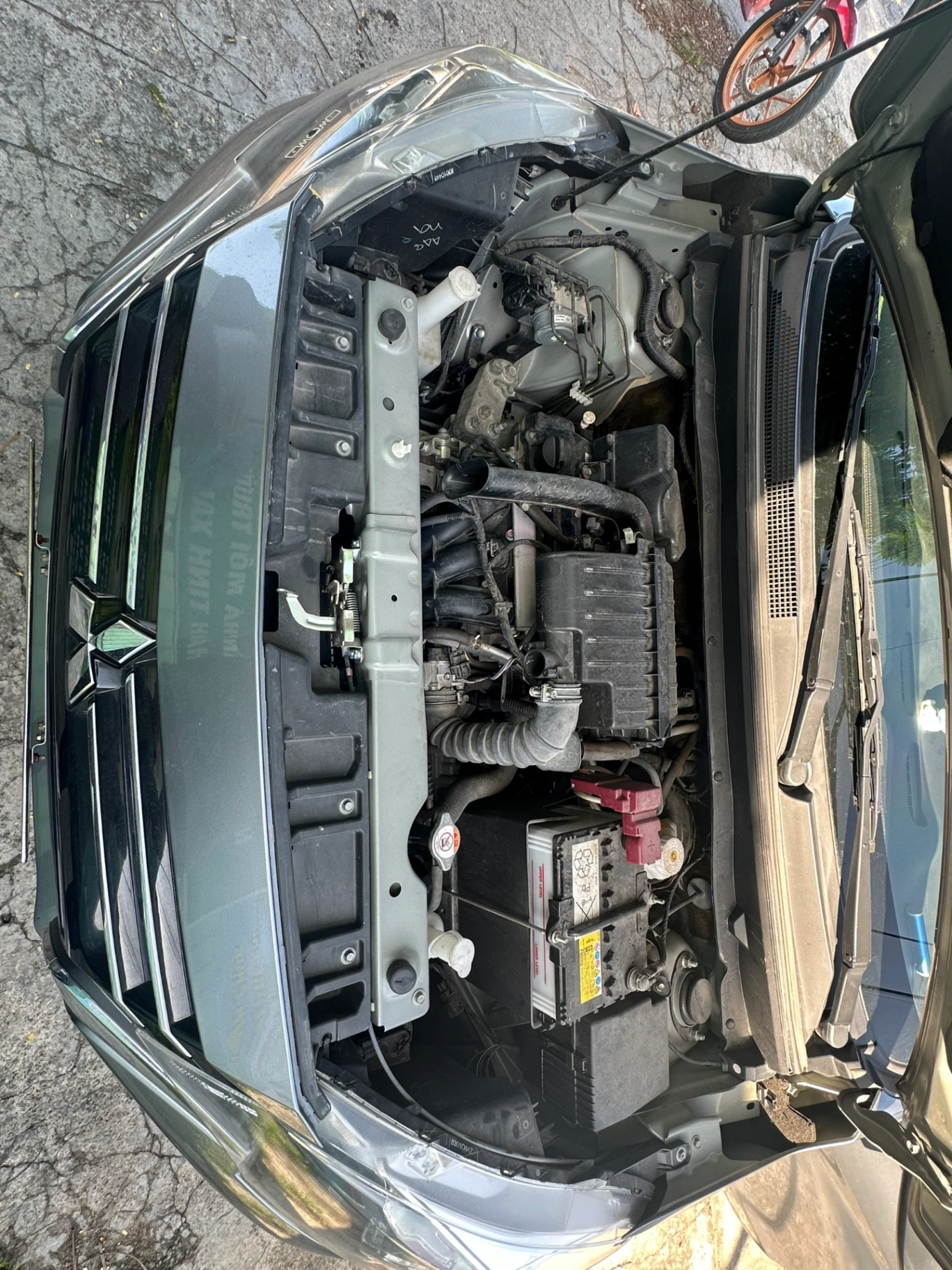 Mitsubishi Attrage 1.2 MT 2020 - Khoang động cơ 1