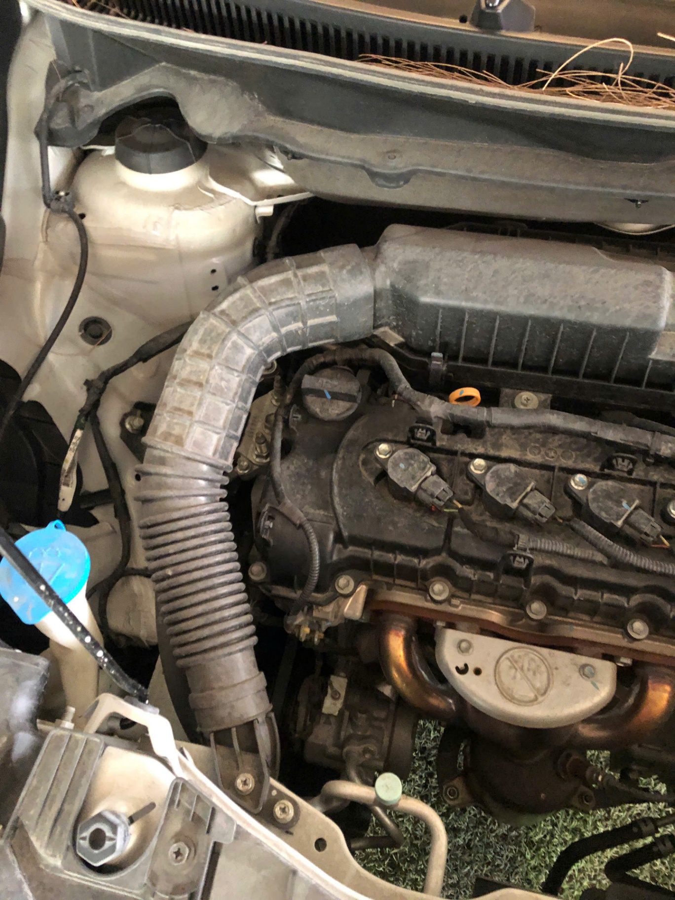Suzuki Xl7 1.5 AT 2022 - Khoang động cơ 1