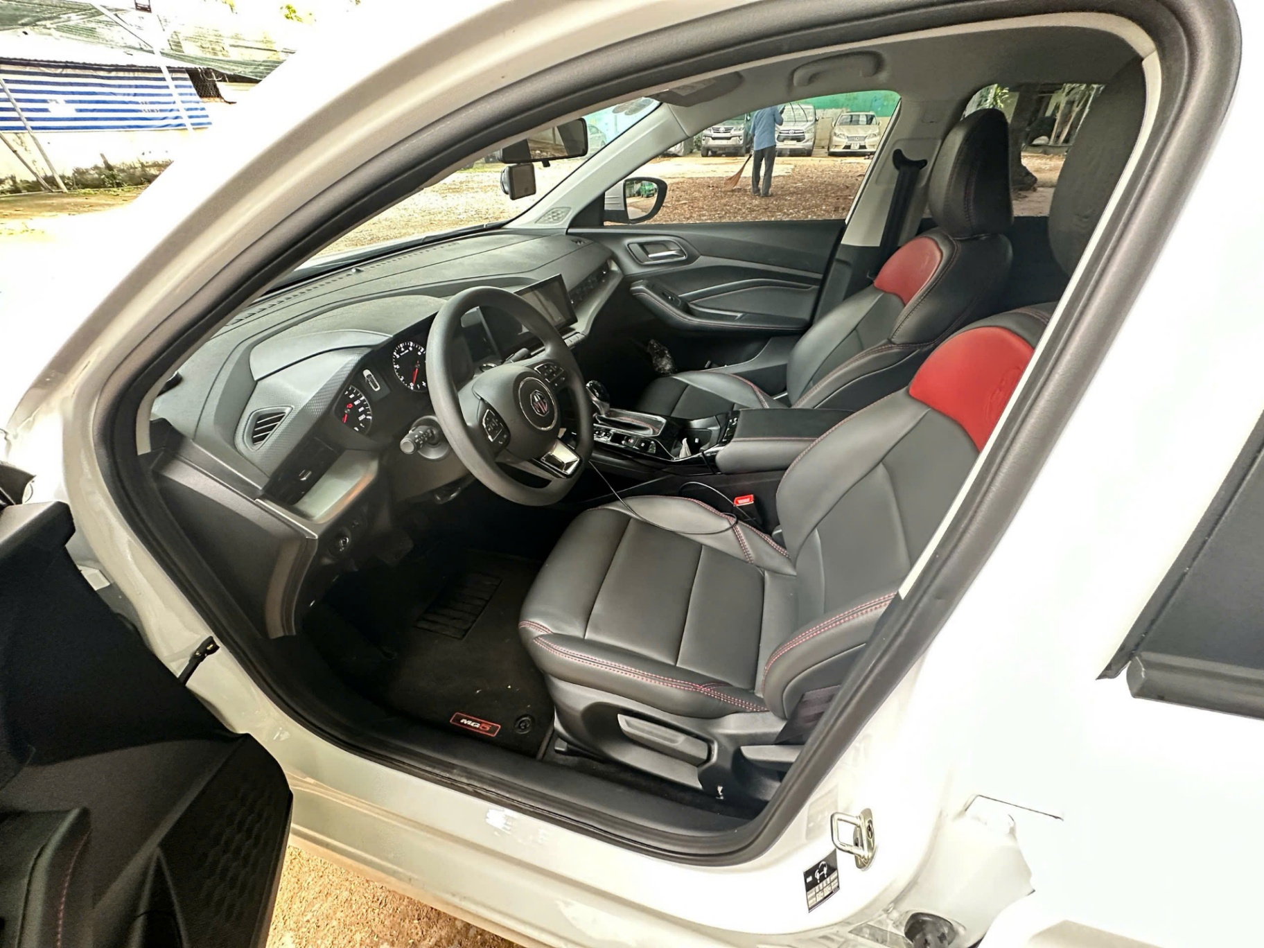 MG 5 Standard 1.5 AT 2022 - Nội thất 2