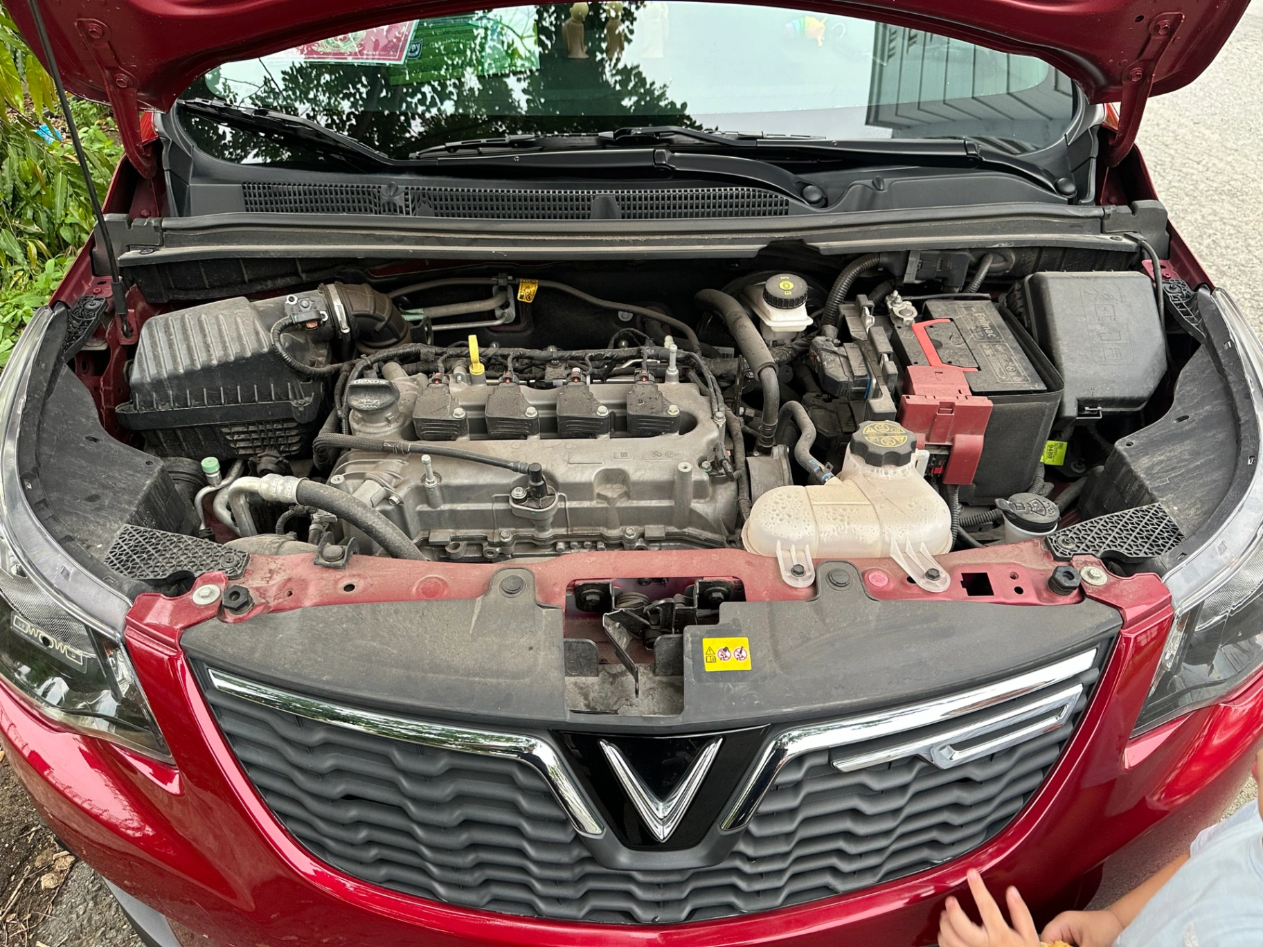 Vinfast Fadil Nâng cao 1.4 AT 2022 - Khoang động cơ 1