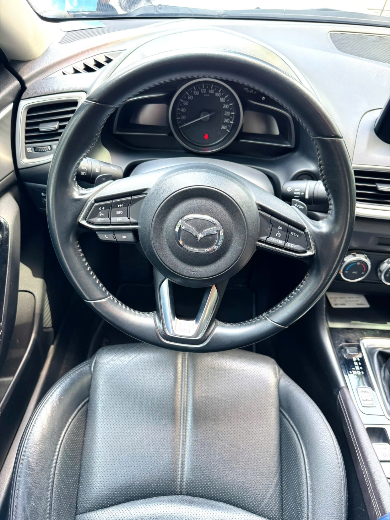 Mazda 3 1.5 AT 2017 - Nội thất 5