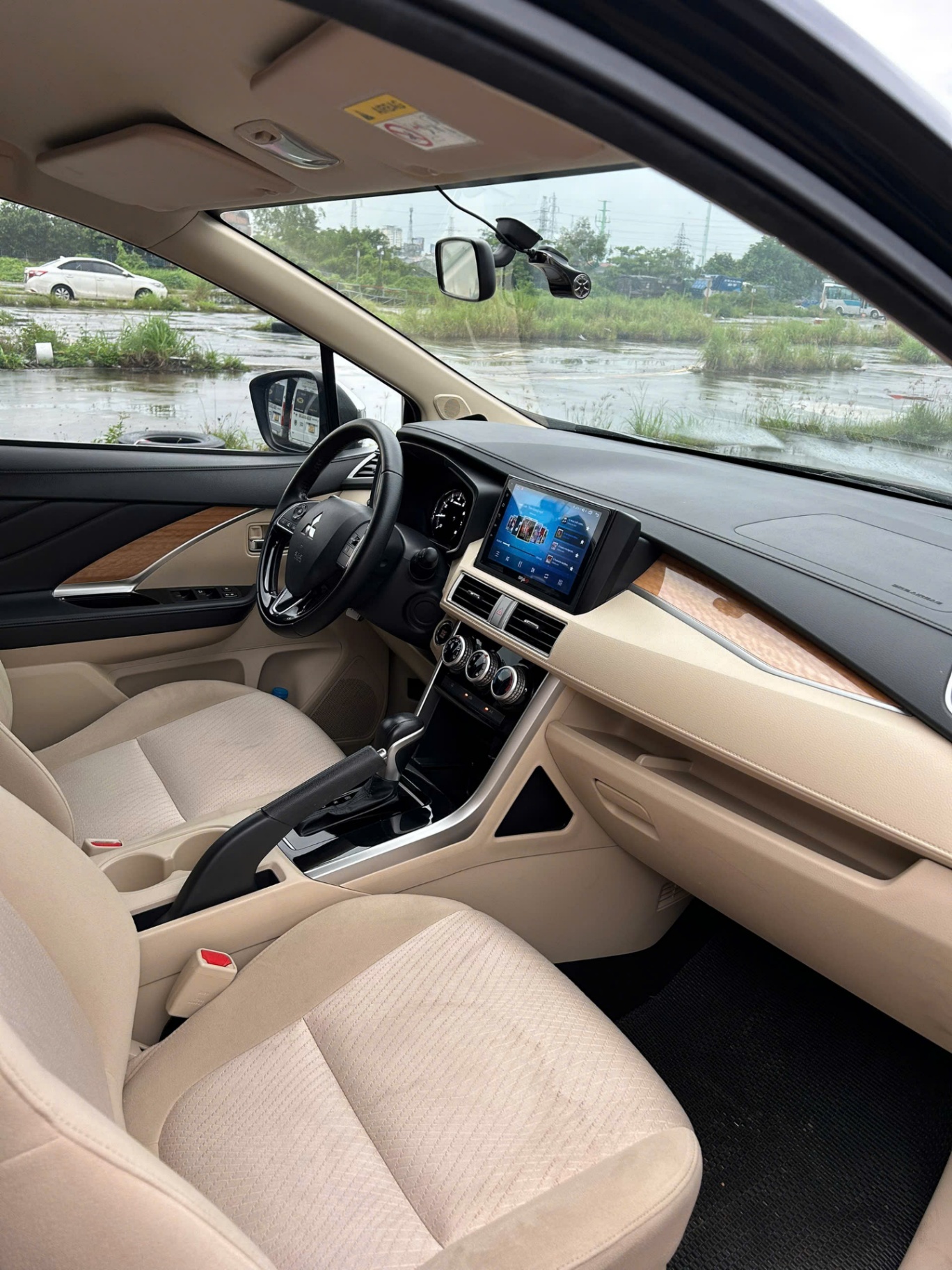 Mitsubishi Xpander 1.5 AT 2019 - Nội thất 2
