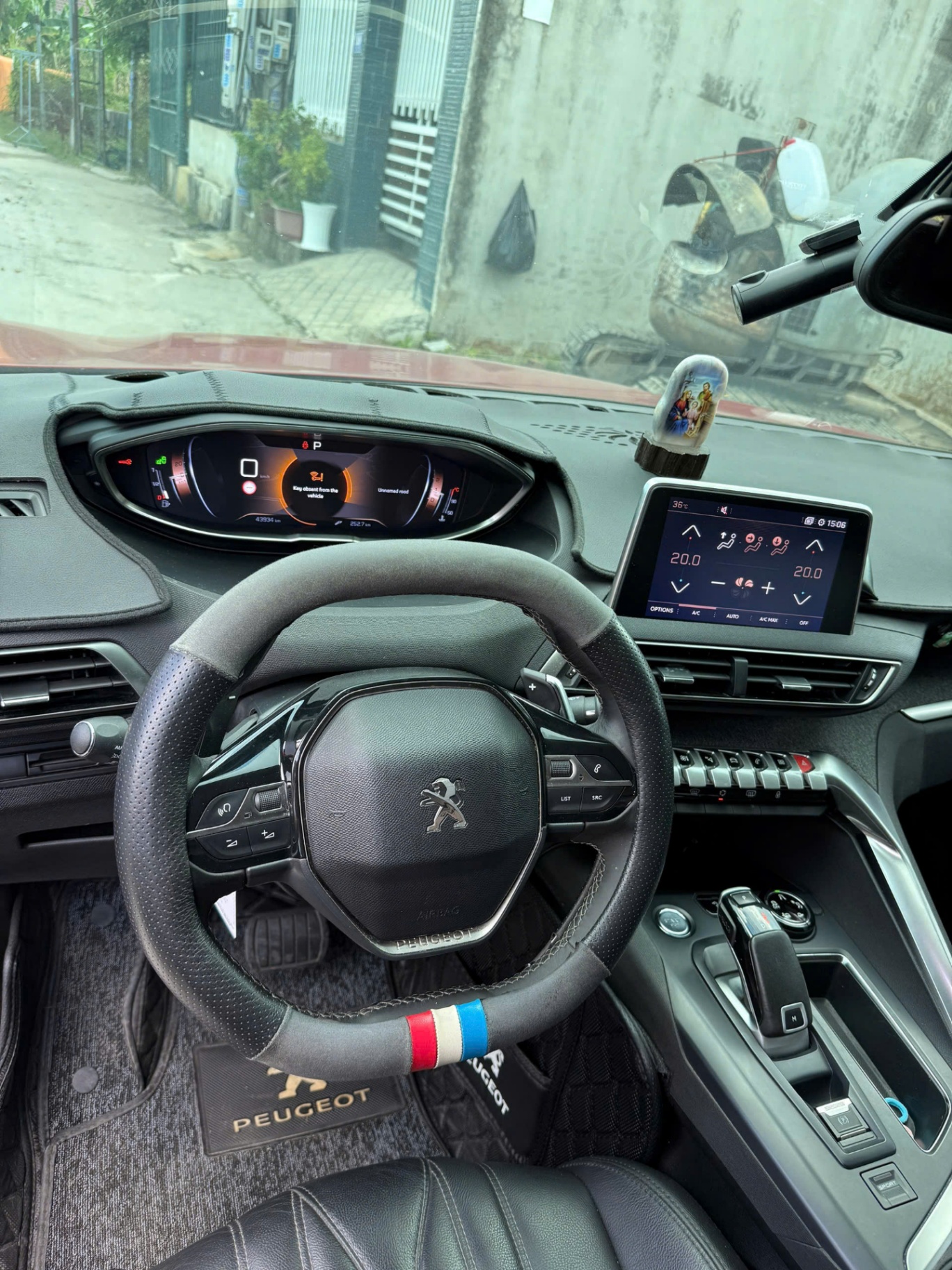 Peugeot 5008 2021 Allure 1.6 AT - Nội thất 6