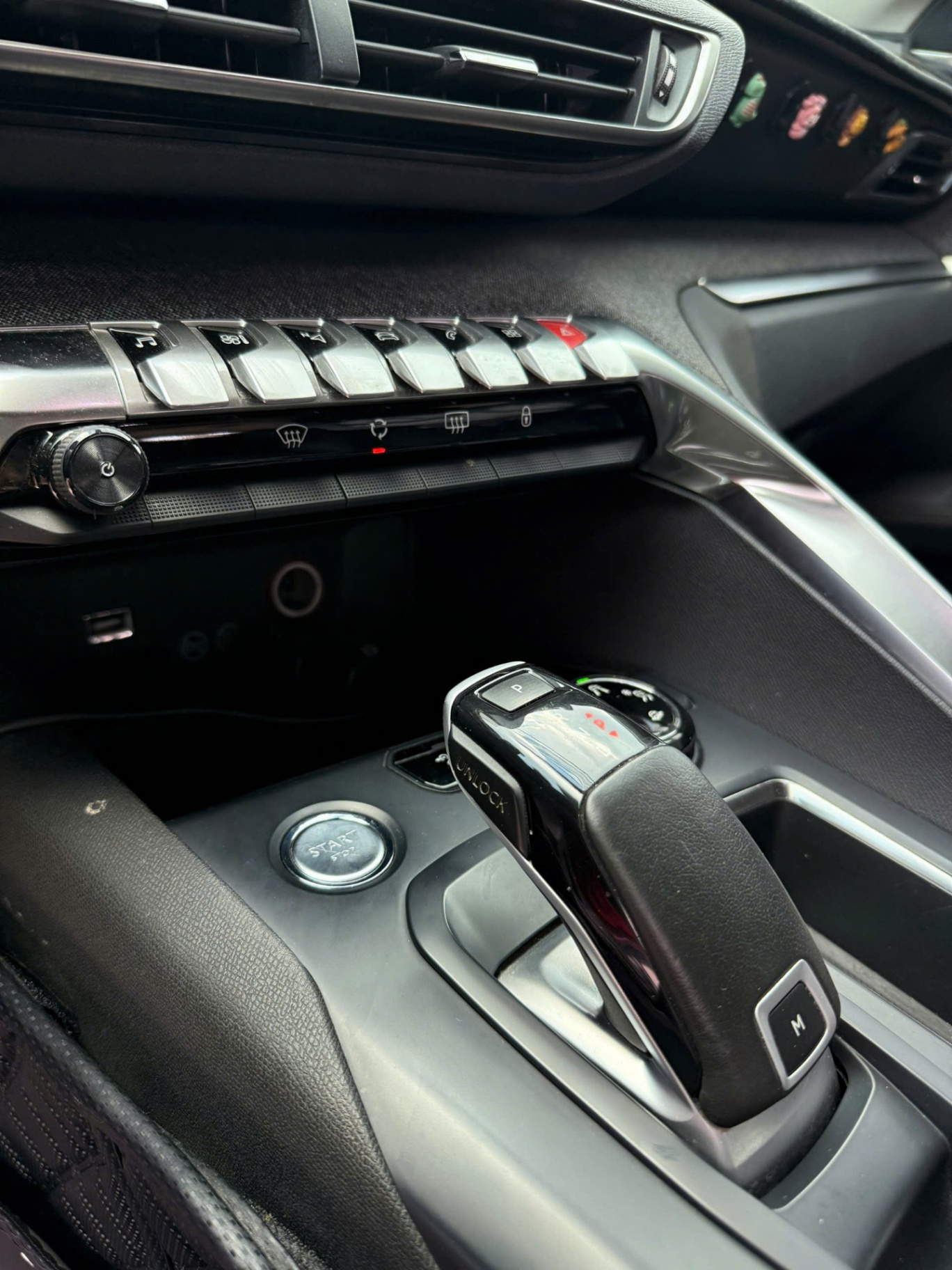 Peugeot 5008 2021 Allure 1.6 AT - Nội thất 5