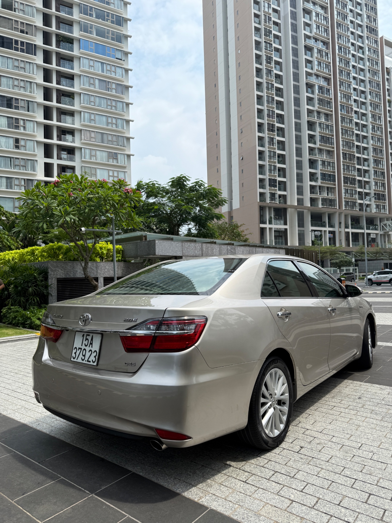 Toyota Camry 2.0E 2018 - Ngoại thất 2