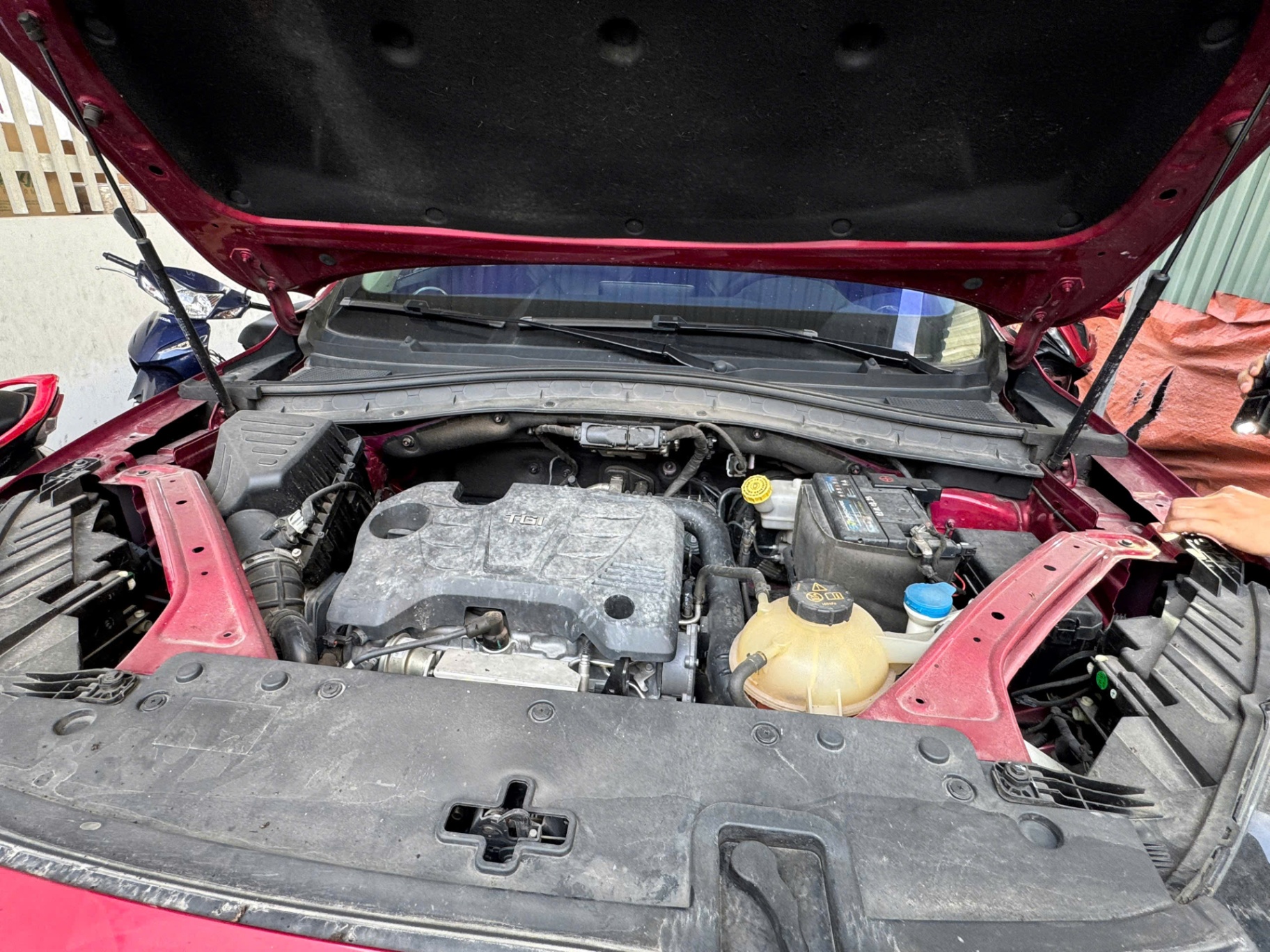 MG Hs Sport 1.5 AT 2WD 2020 - Khoang động cơ 1