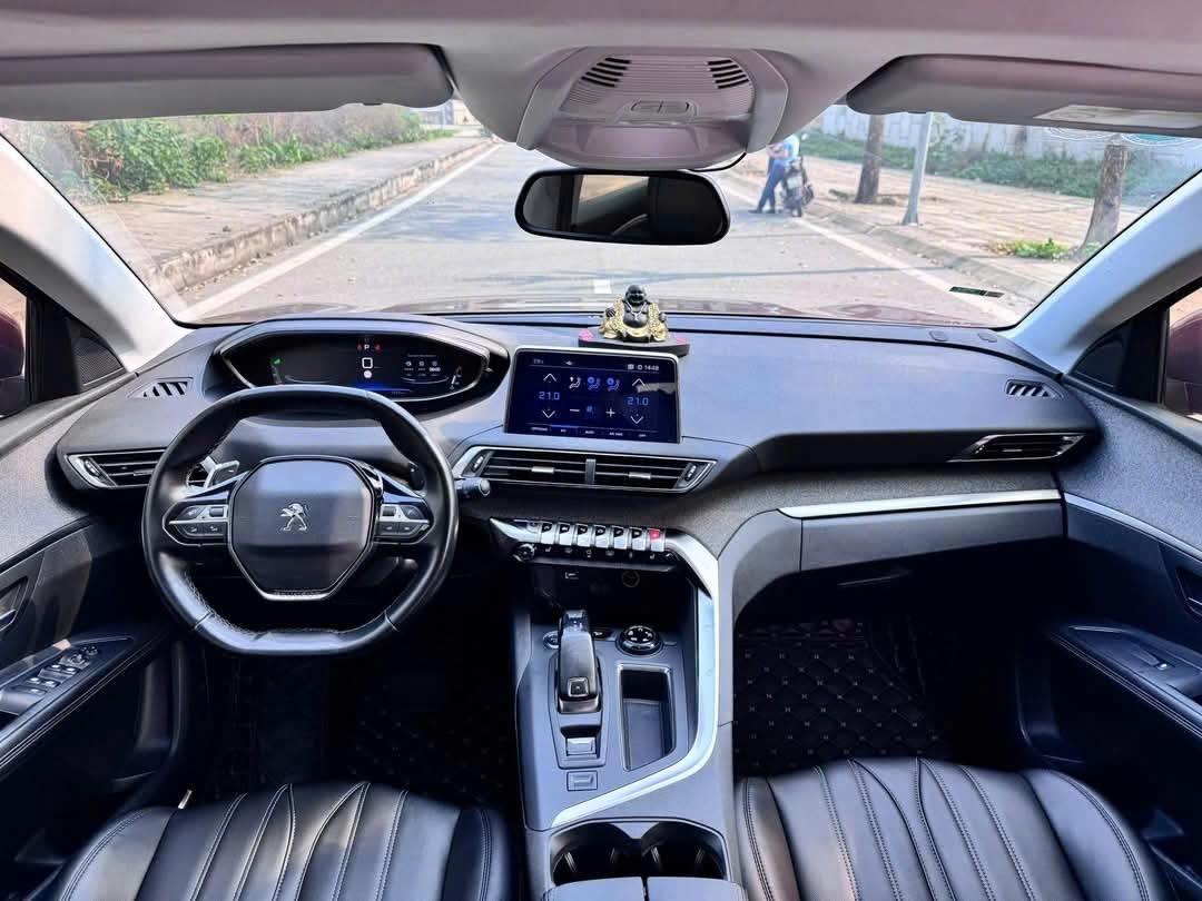 Peugeot 5008 1.6 AT 2018 - Nội thất 3