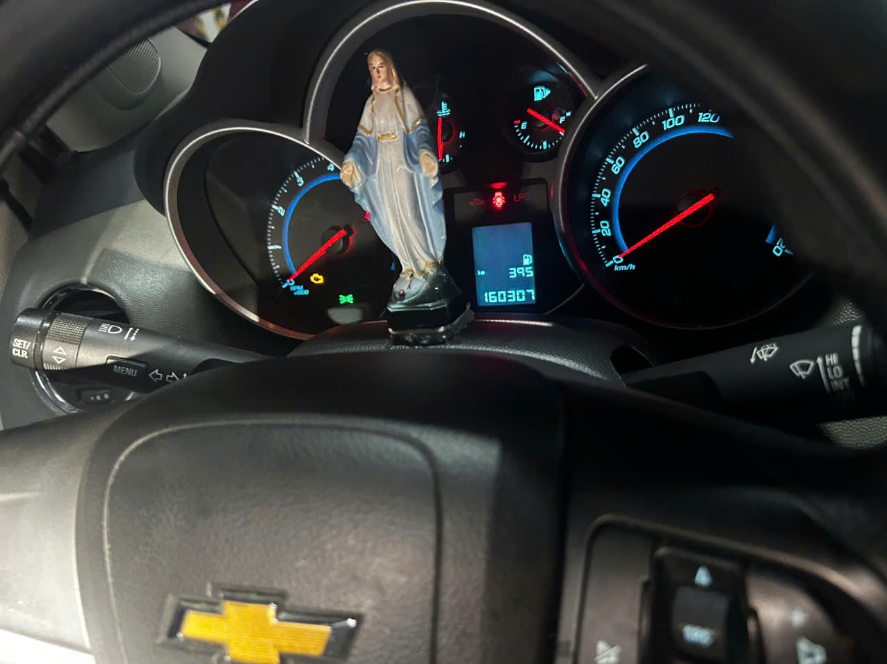 Chevrolet Cruze LT 1.6 MT 2016 - Nội thất 4