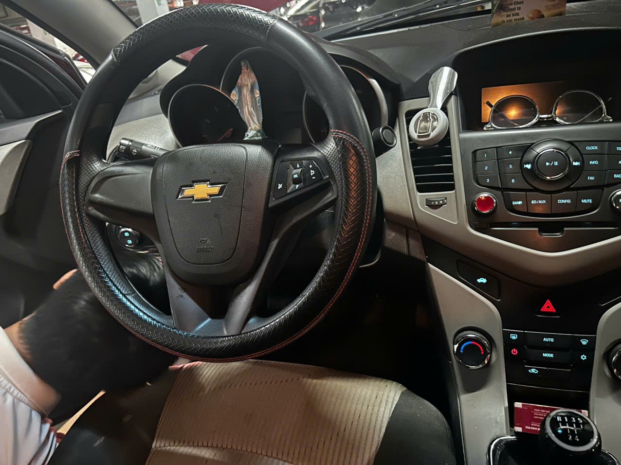 Chevrolet Cruze LT 1.6 MT 2016 - Nội thất 2