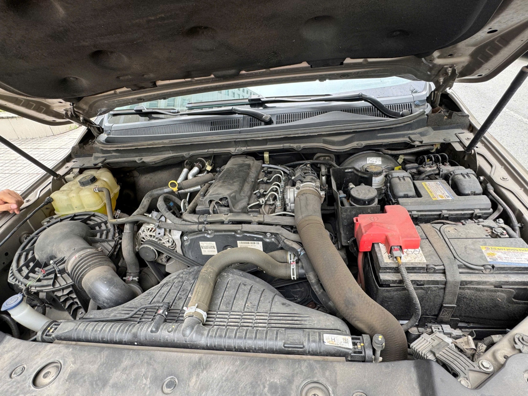Ford Ranger XLS 2.2L 4x2 MT 2021 - Khoang động cơ 1