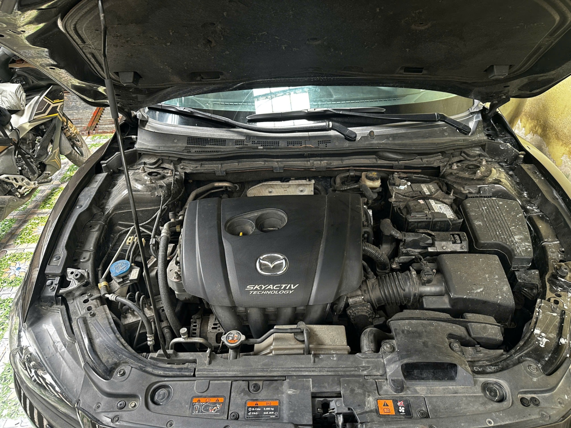 Mazda 6 2.5 AT 2014 - Khoang động cơ 8