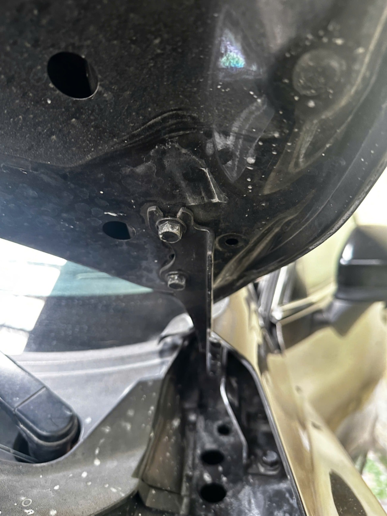 Mazda 6 2.5 AT 2014 - Khoang động cơ 9