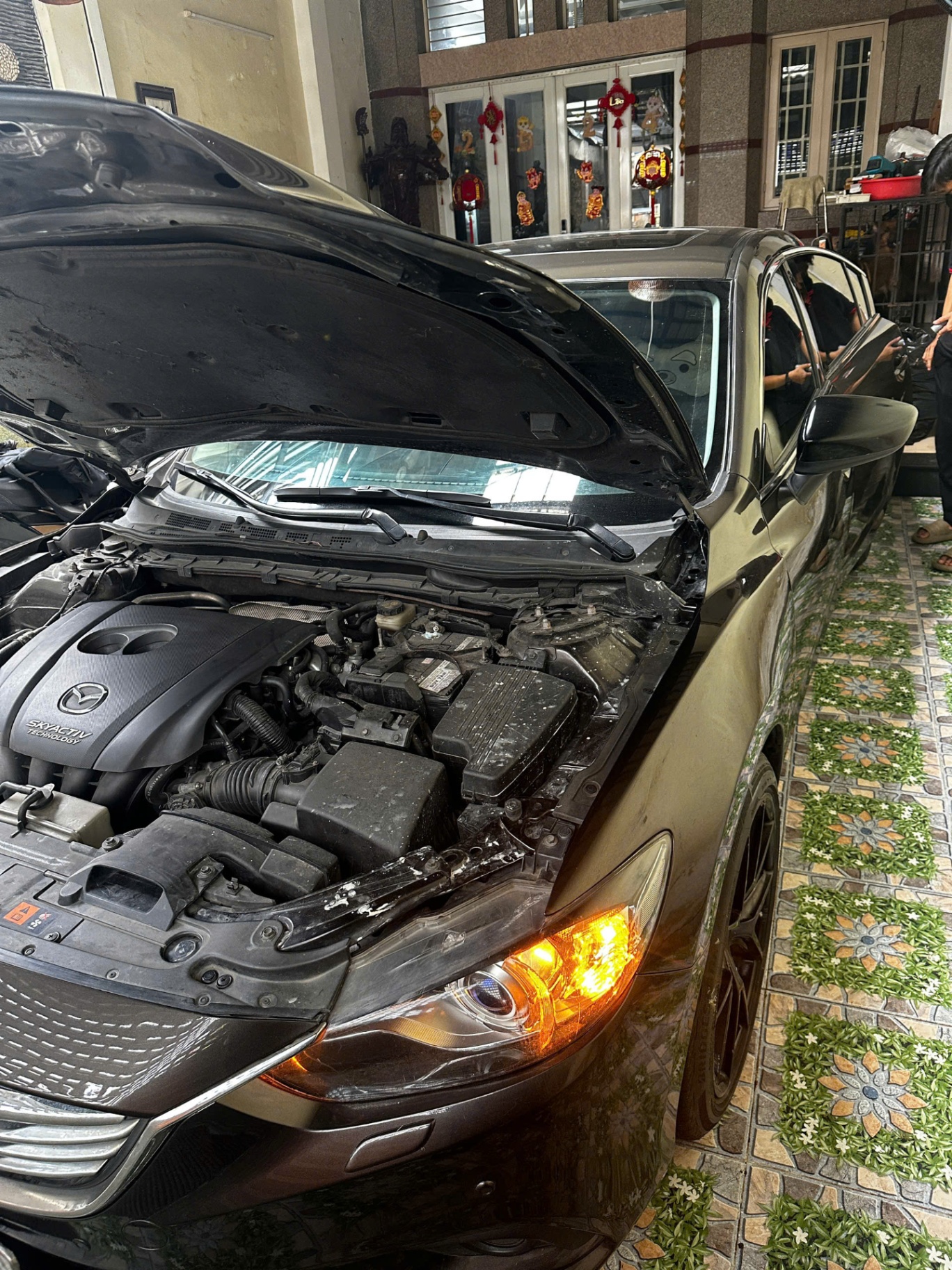 Mazda 6 2.5 AT 2014 - Khoang động cơ 2