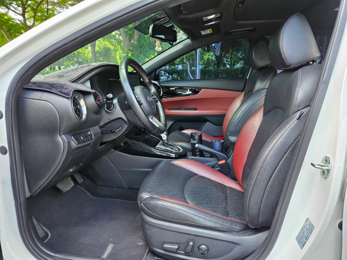 Kia Cerato 2.0 AT Premium 2020 - Nội thất 6