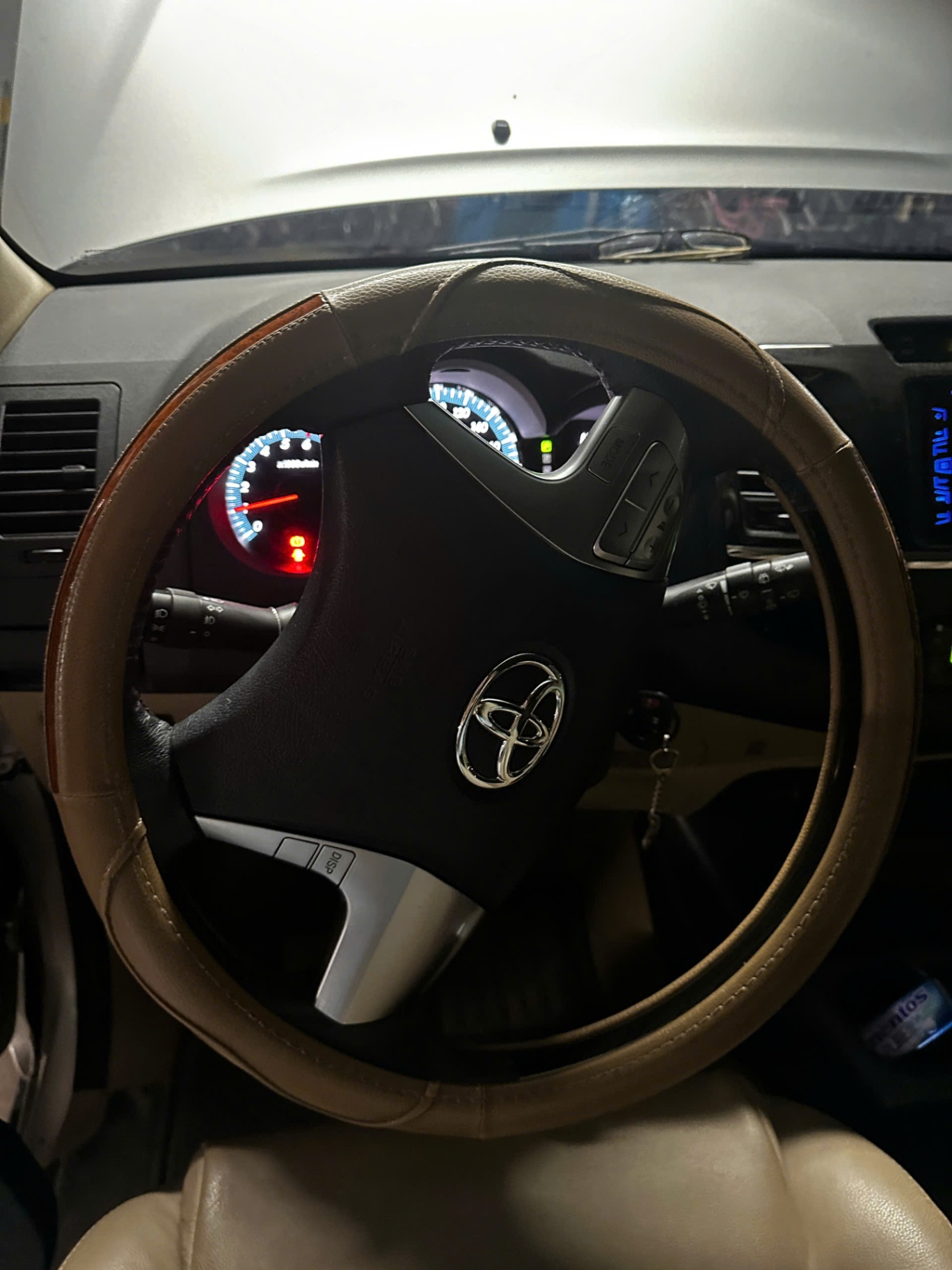 Toyota Fortuner 2.7V 4x2 AT 2015 - Nội thất 2