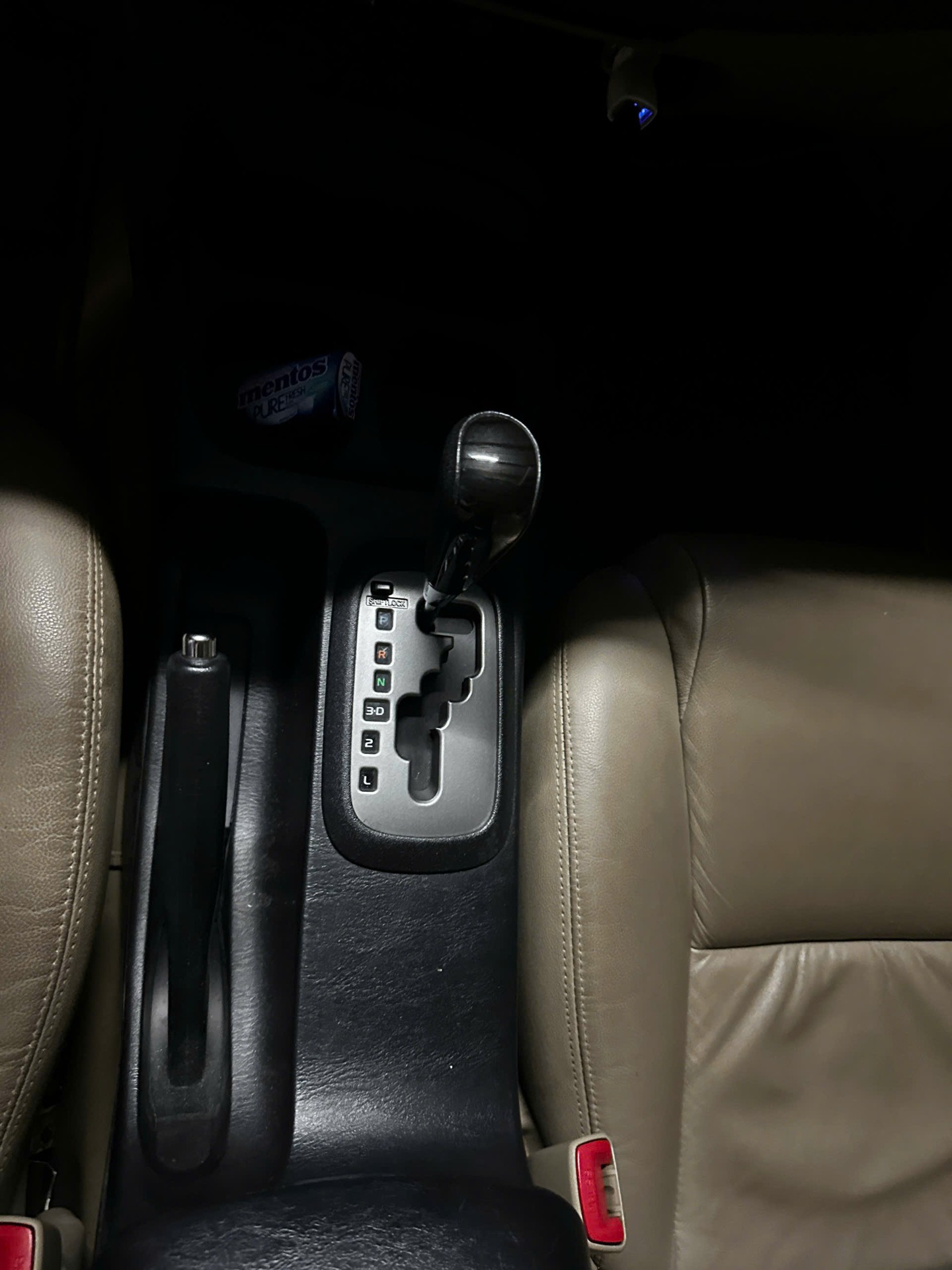 Toyota Fortuner 2.7V 4x2 AT 2015 - Nội thất 4