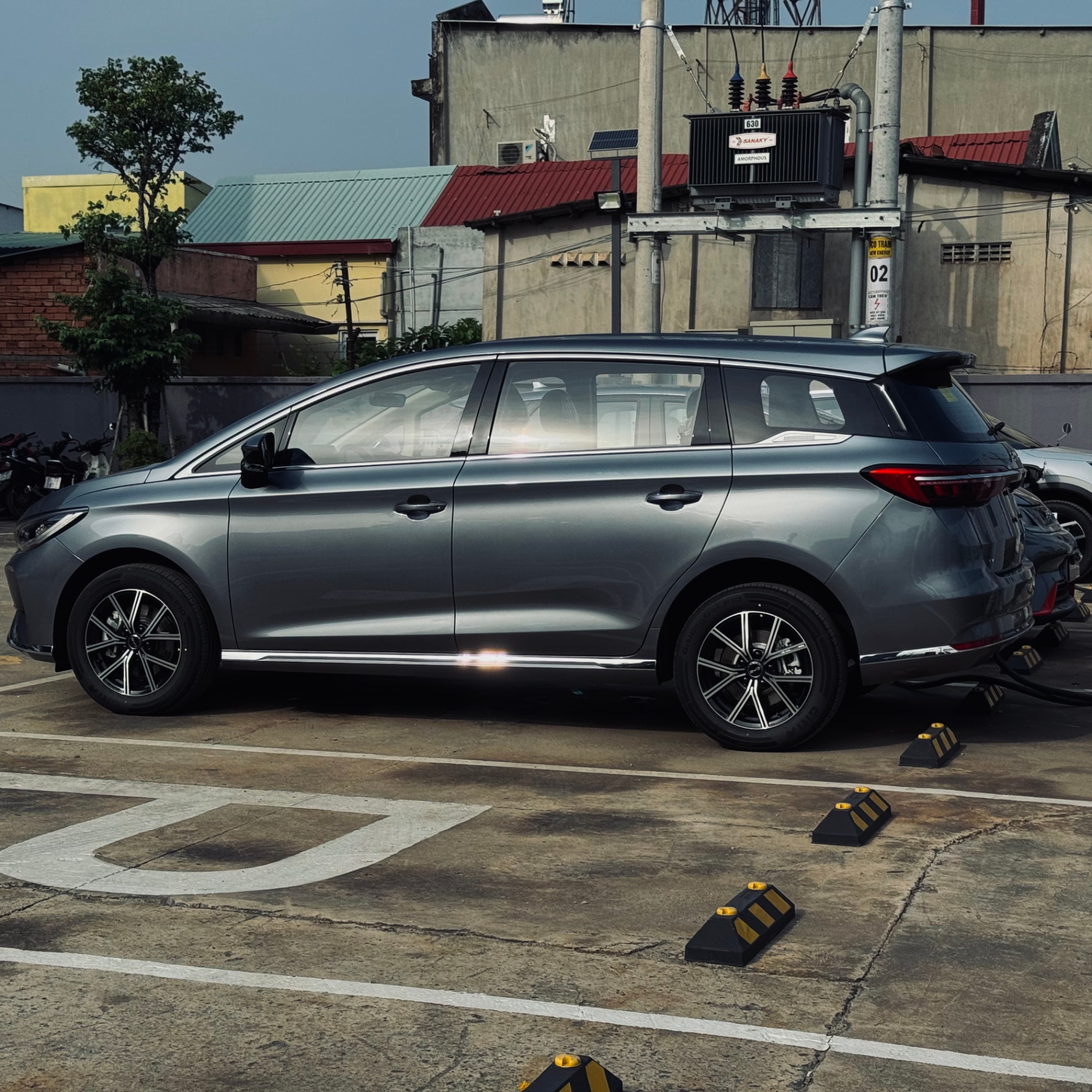 Byd M6 Standard 2025 - Ngoại thất 2
