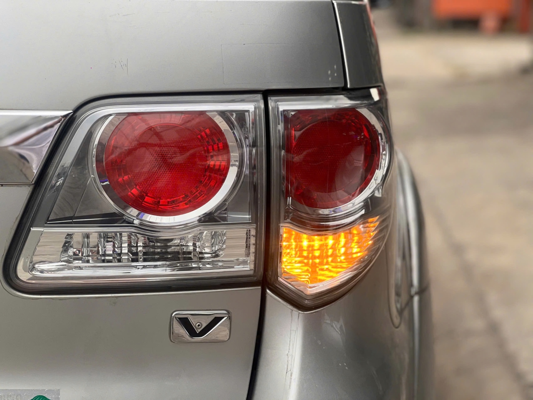 Toyota Fortuner 2.7V 4x2 AT 2013