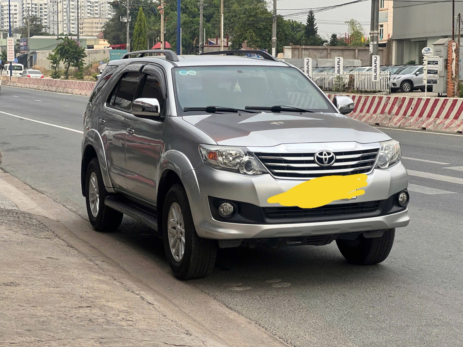 Toyota Fortuner 2.7V 4x2 AT 2013 - Ngoại thất 2