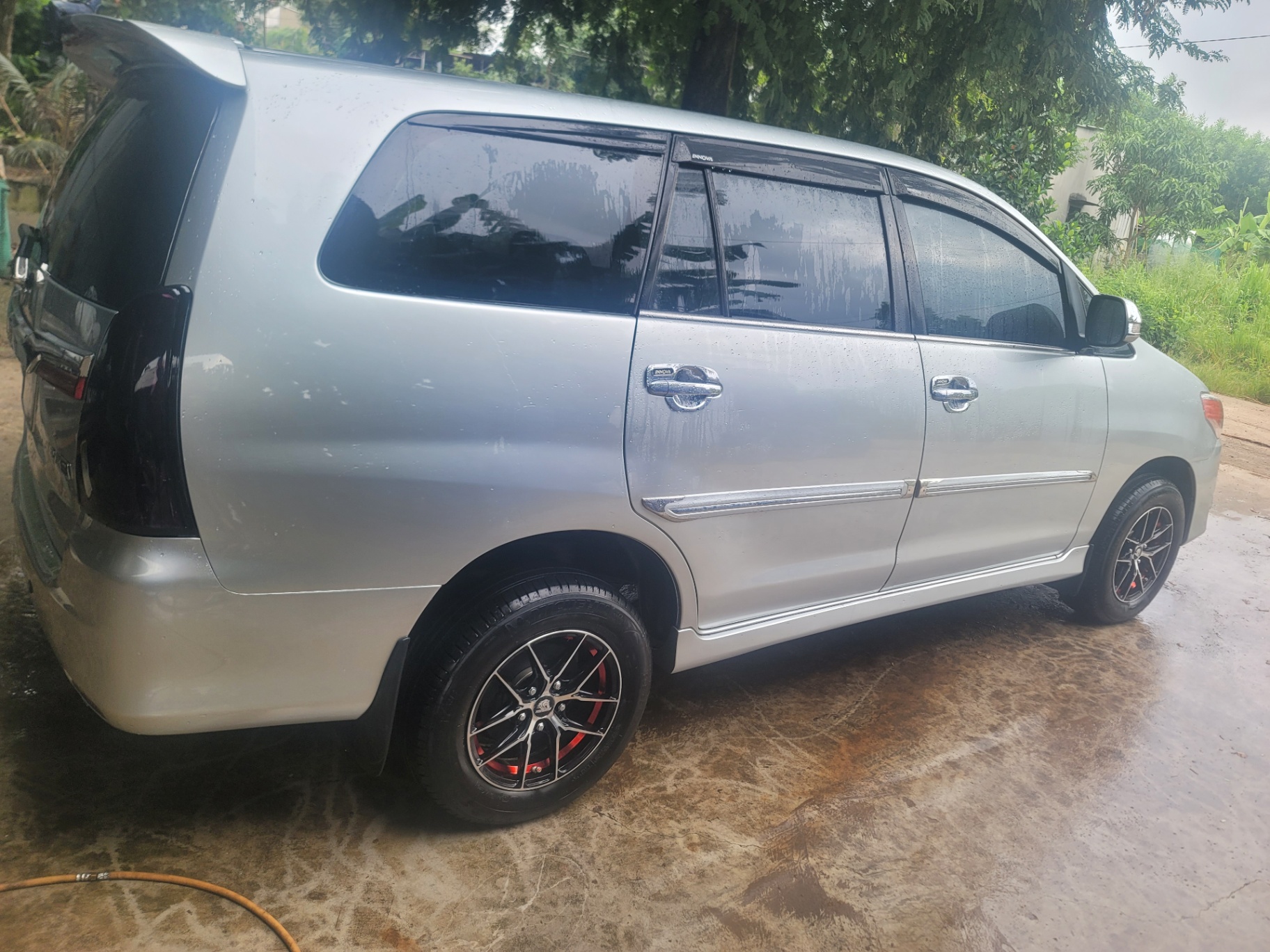 Toyota Innova 2.0E 2015 - Ngoại thất 2