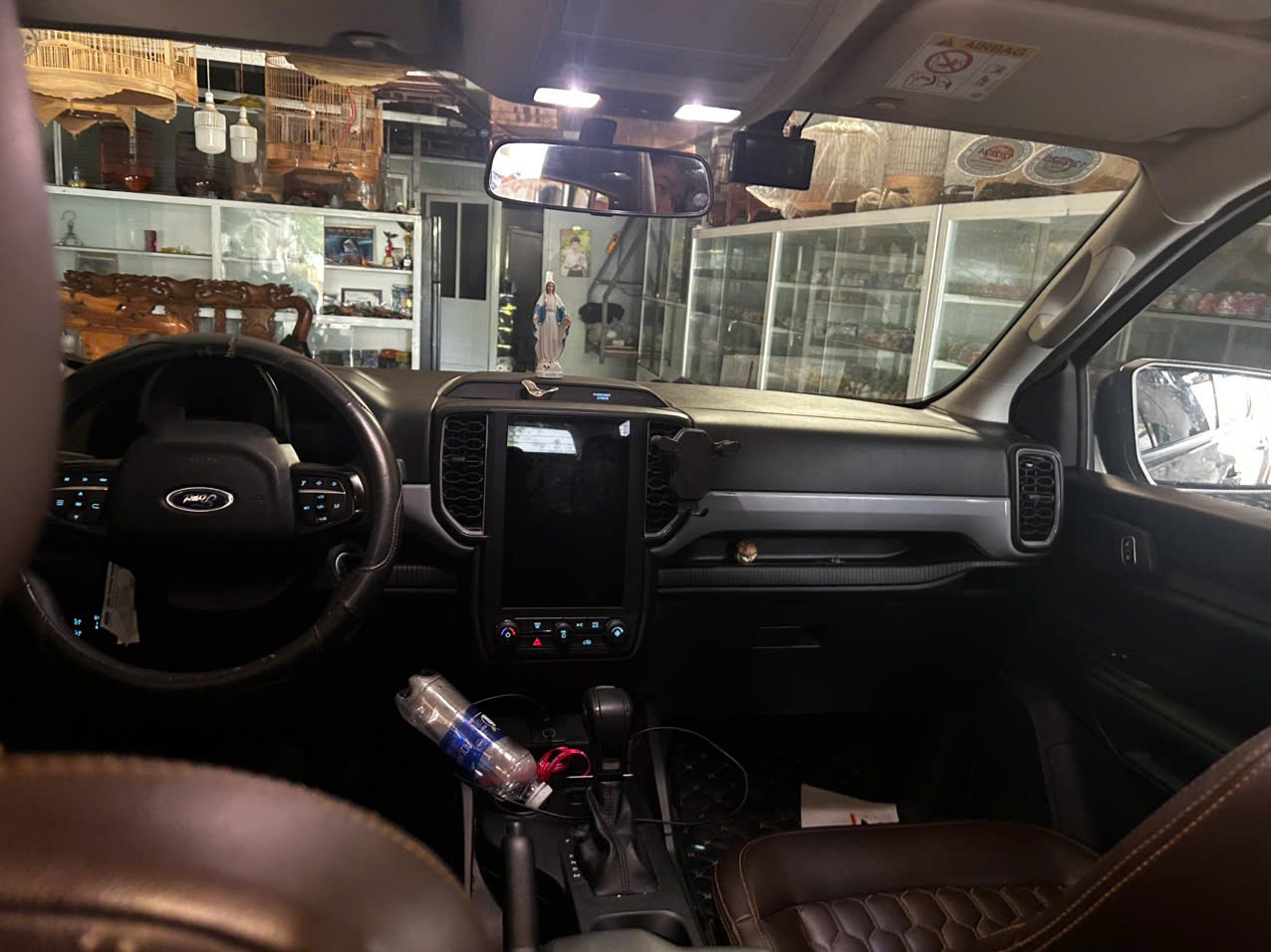 Ford Ranger XLS 2.0L 4x2 AT 2023 - Nội thất 8