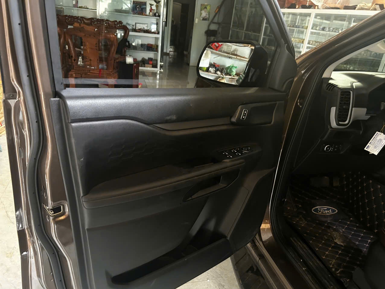 Ford Ranger XLS 2.0L 4x2 AT 2023 - Nội thất 10